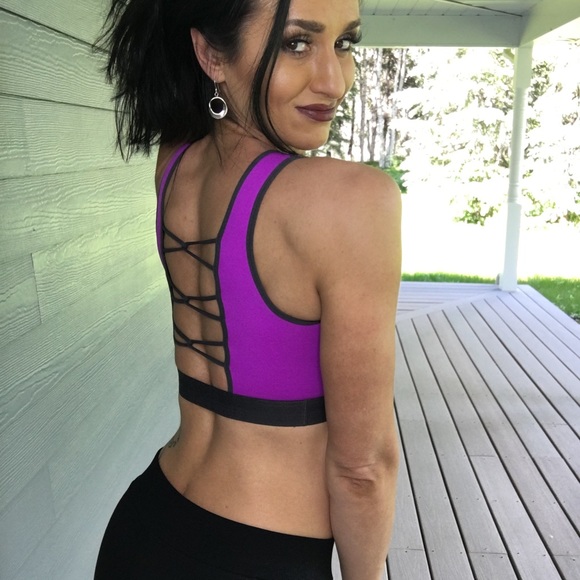 yelete Other - NEW Sporty mesh front padded sports bra